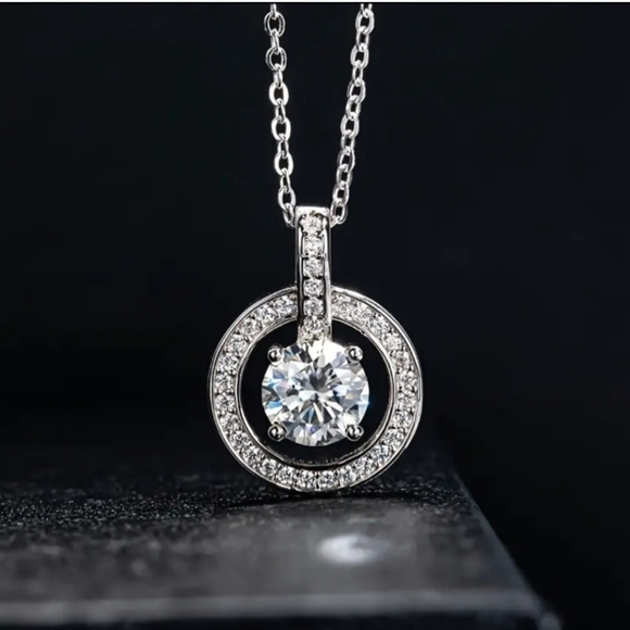 1 Carat Moissanite Diamond Circle Pendant Necklace New - Picture 4 of 6